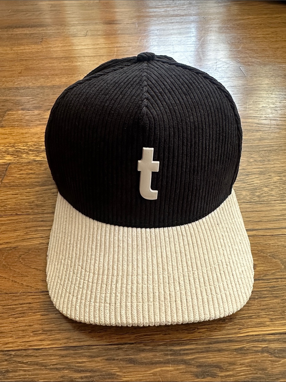 Men’s Two-Tone Corduroy Cap with Raised Letter Accent - Black & Cream